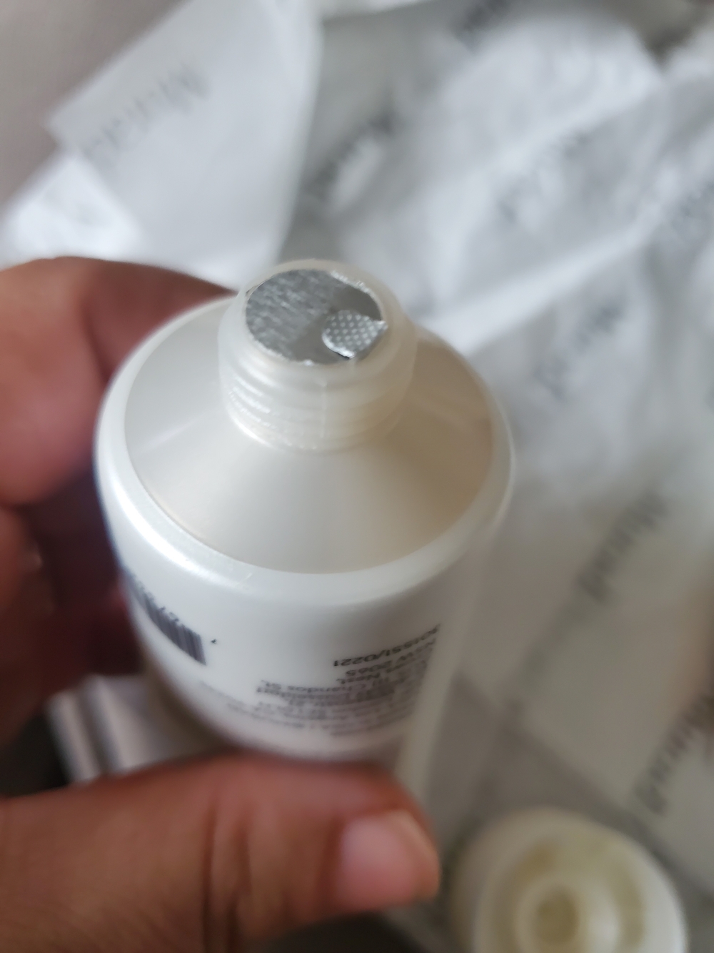 New Murad Essential C Rapid Dark Correcting Serum. - Picture 2 of 6